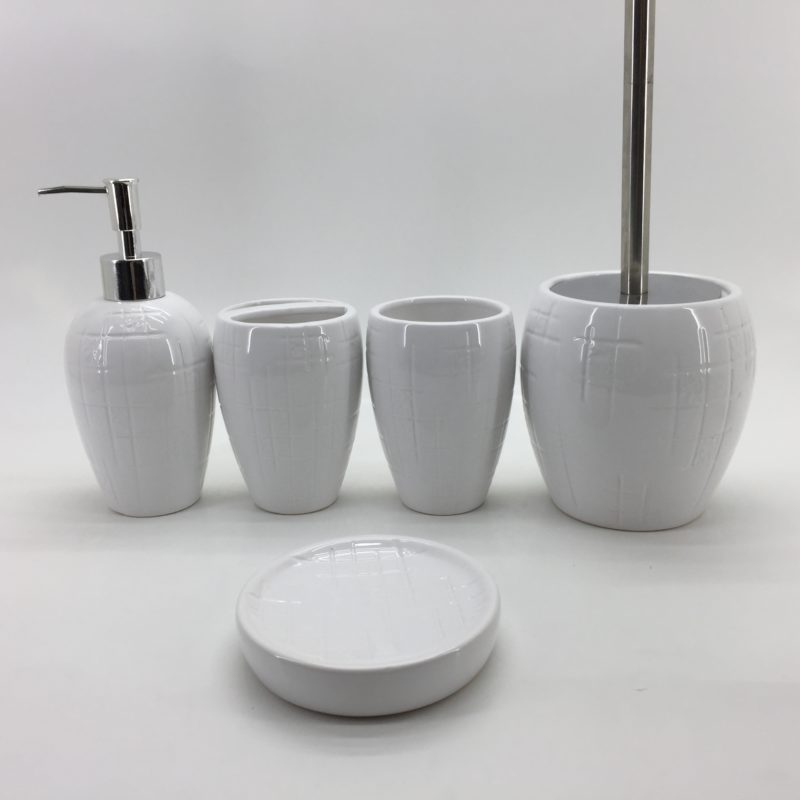 New Arrival 5-Pieces Fashion Pattern Dolomite Ceramic Bathroom Set