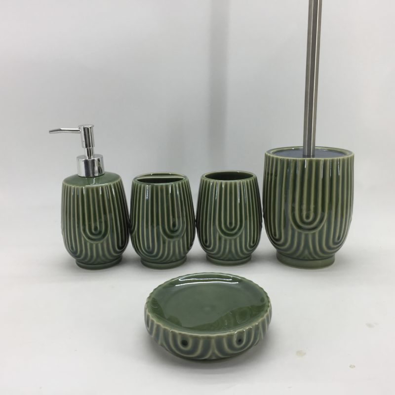 Cheap Unique Patterned Ceramic Bathroom Set