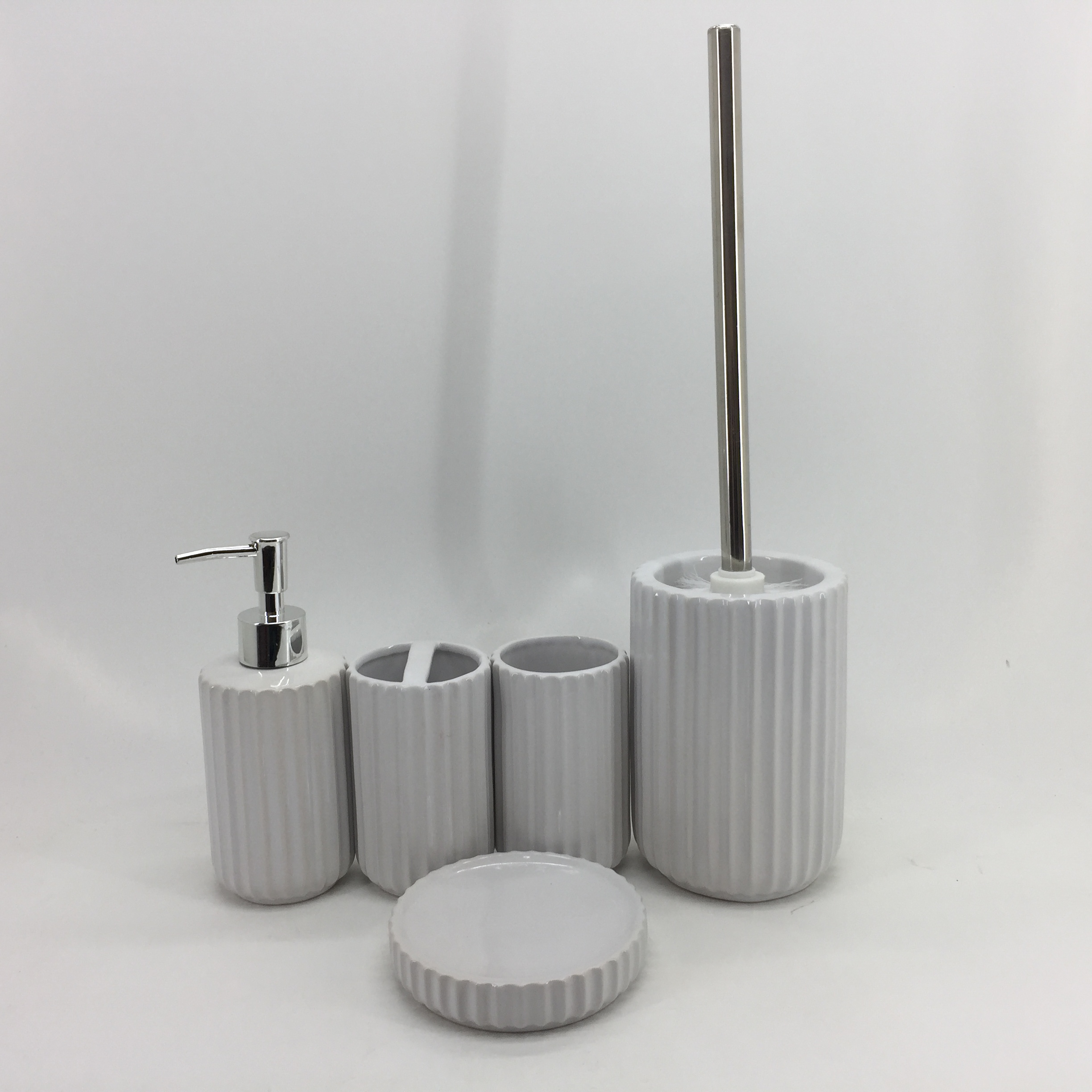 Vertical Lines Stoneware Bathroom Accessories Set