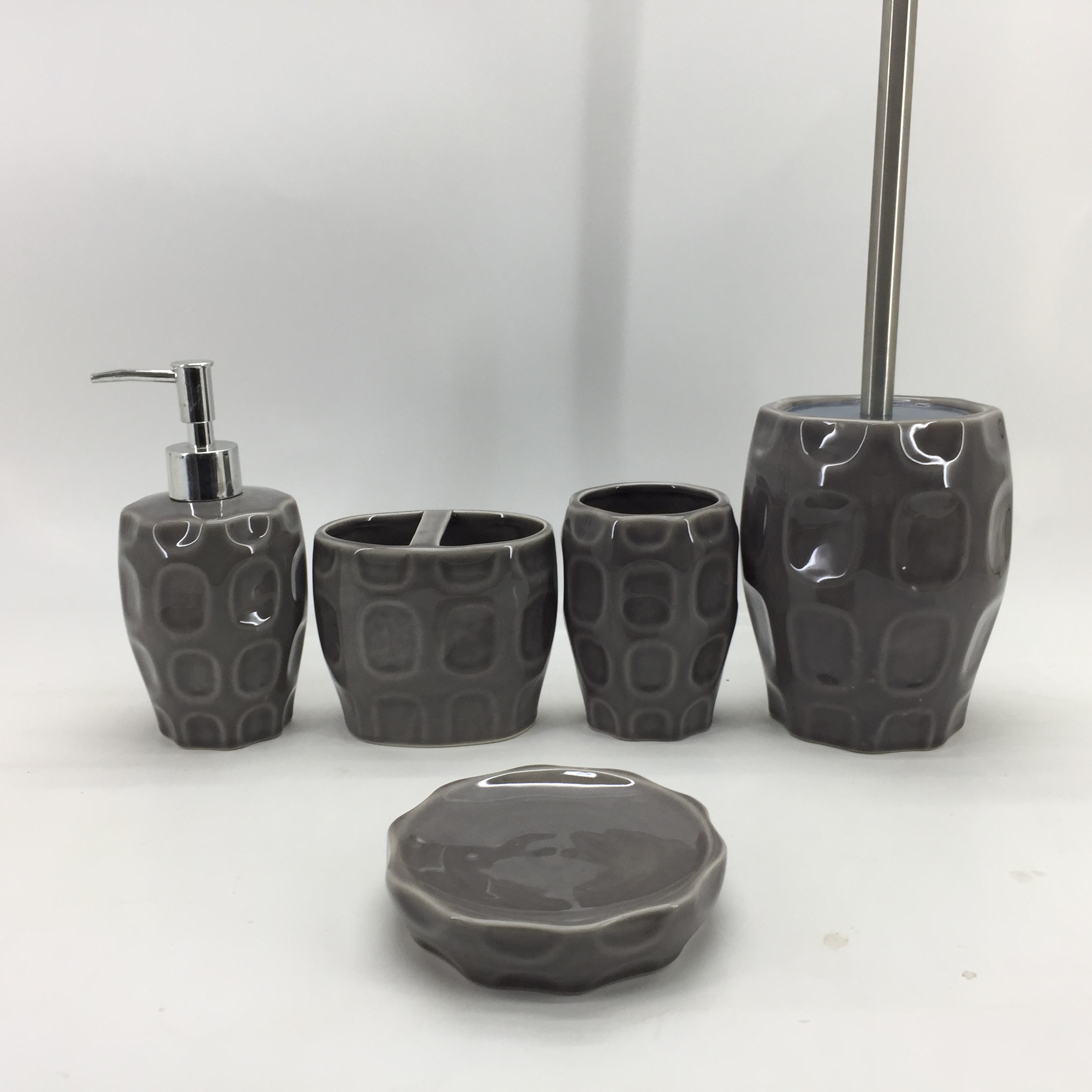 Unique Design Stoneware Bathroom Accessories Set