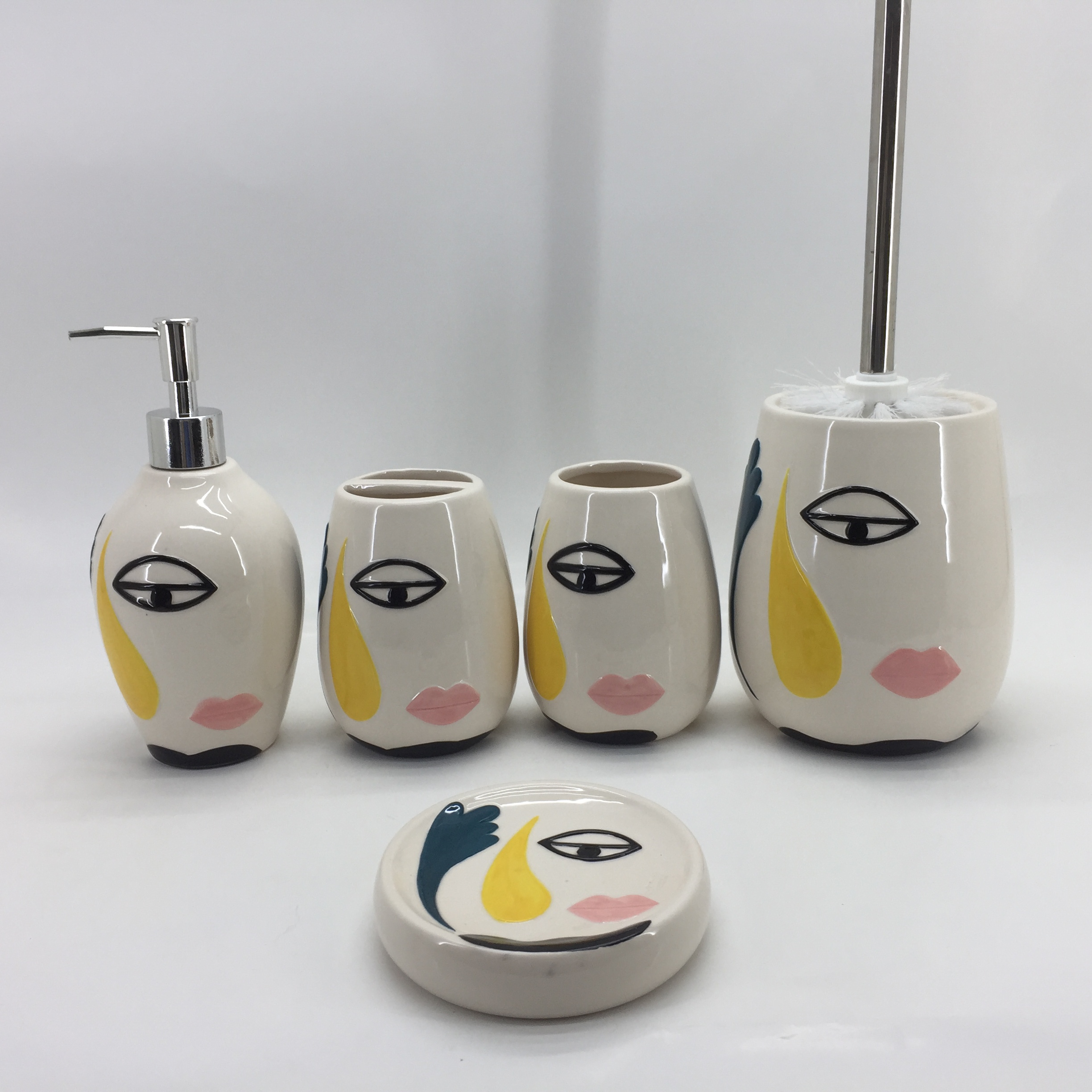 Art Decor Face Pattern Elegant Ceramic Bathroom Accessories Set